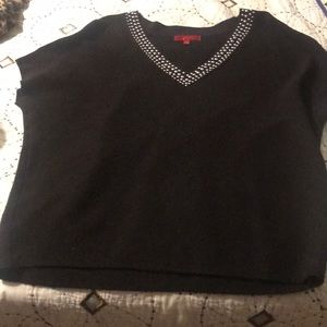 Short sleeve sweater